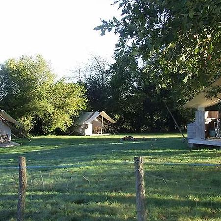 Отель Ferme De La Marliere Saint-Vincent-en-Bresse Экстерьер фото
